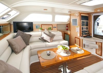 Royal Cape Catamarans, Majestic 530 Salon