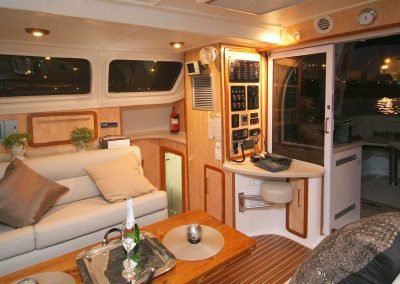 Royal Cape Catamarans, Majestic 530 Sallon