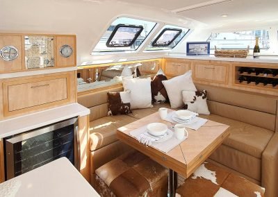 Majestic 530, Luxury Catamaran, Salon