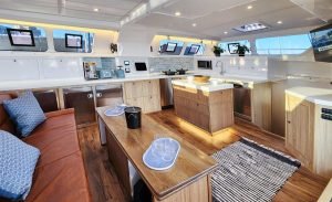 Majestic 530 salon and galley