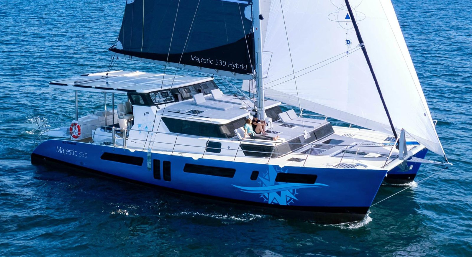 Majestic 530 Hybrid catamaran